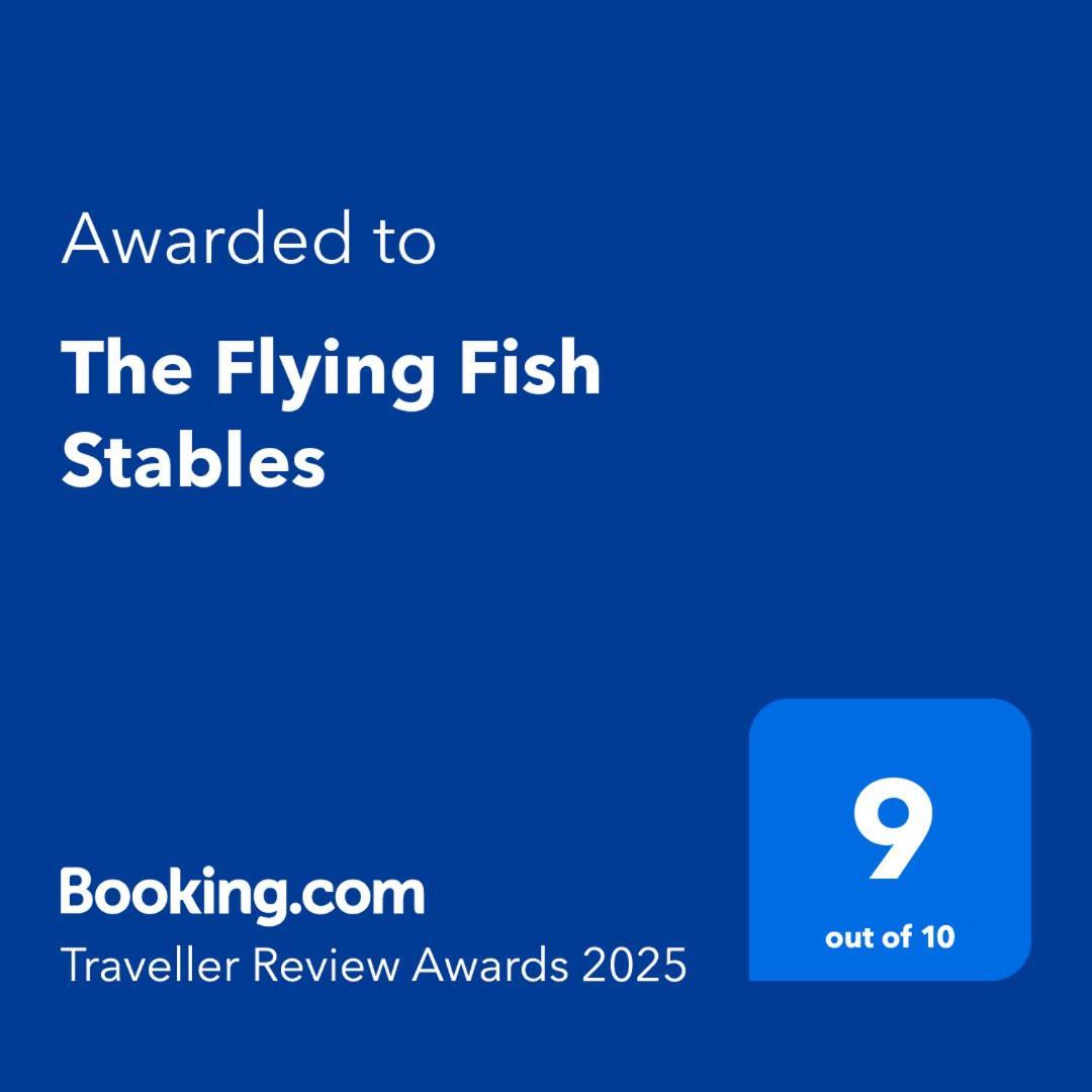 ホテル The Flying Fish Stables イルミンスター エクステリア 写真